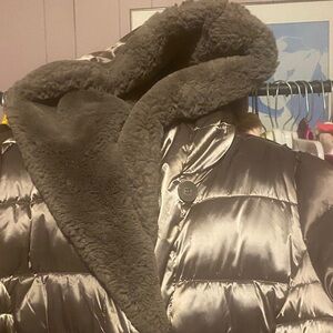 Women's Metallic Puffer Jacket with Faux Fur Hood